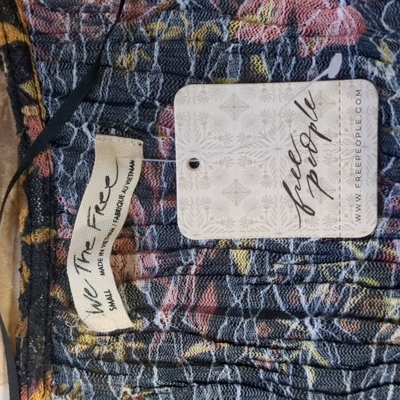 Free People floral dark combo crop top size small - Picture 3 of 6